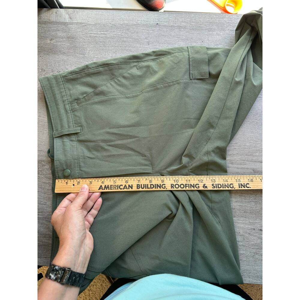 L.L. Bean Women's Mountainside Pants Olive Green Size 16 Convertible Hiking - Picture 8 of 11